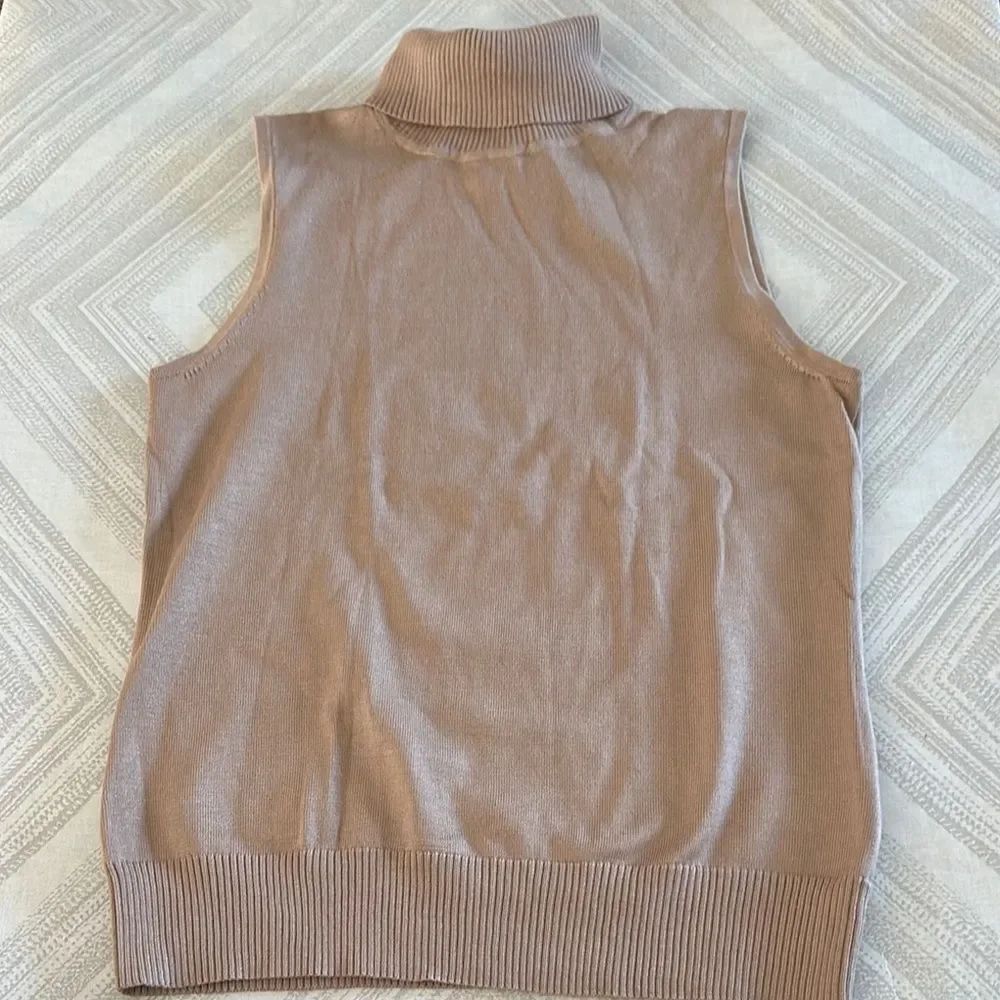 Cable & Gauge Women’s Tan Sleeveless Turtleneck Sweater - Size S